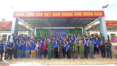 Hội thi bánh chưng bộ chỉ huy quân sự tỉnh Bình Thuận